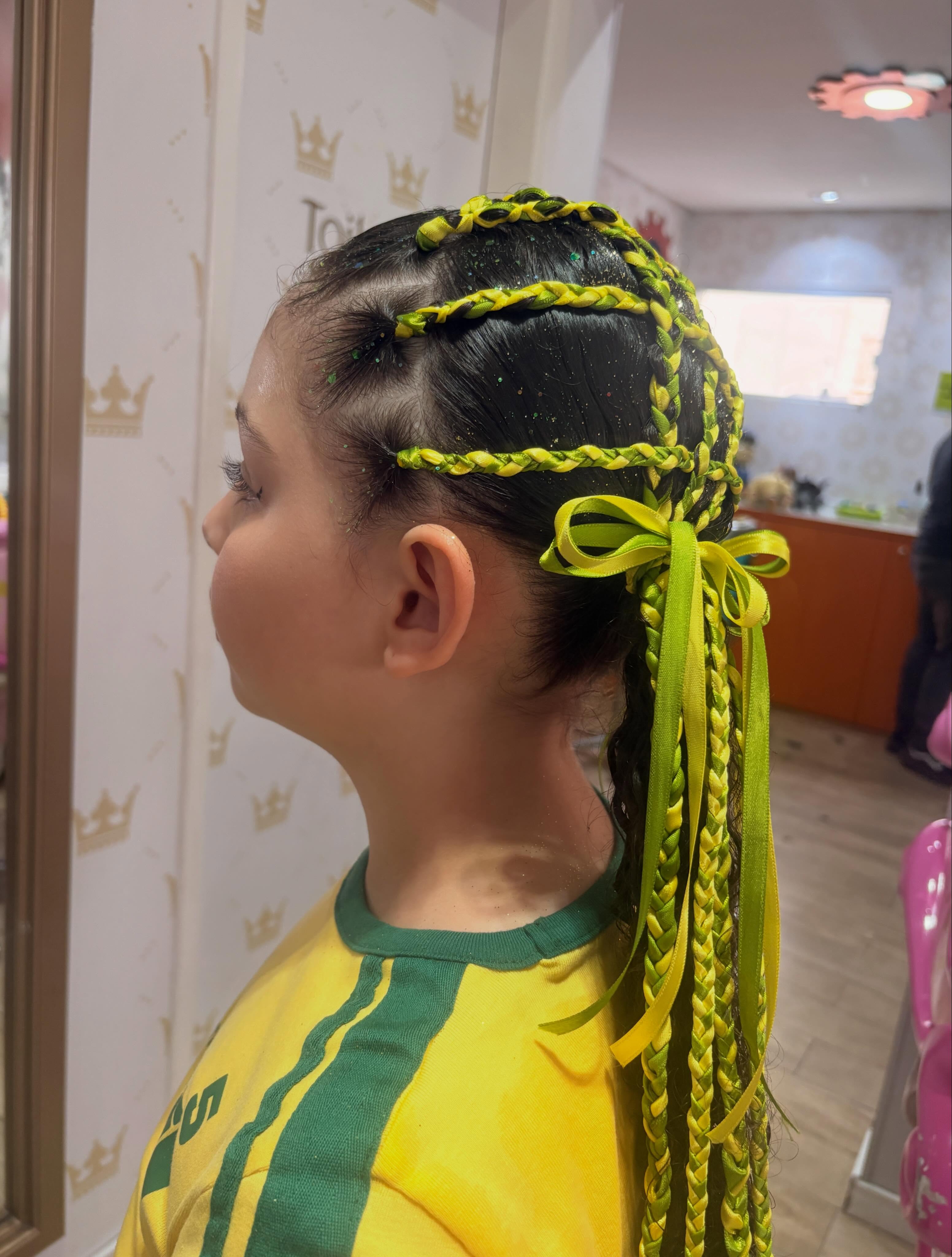 Yuppie Hair — foto oficial do salão